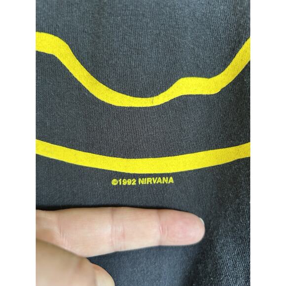 Vintage 90s Nirvana 1992 Smiley T-Shirt Yellow Black 2-sided Grunge Kobain L/XL - Picture 2 of 7
